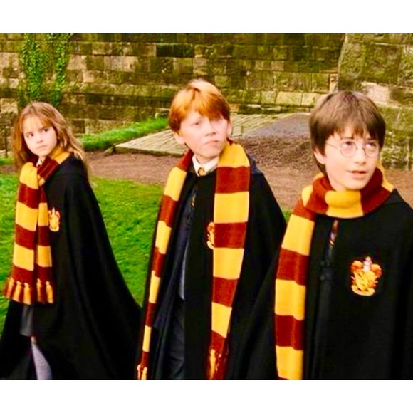 🧣Gryffindor Hogwarts Officially Licensed - Picture 8 of 10